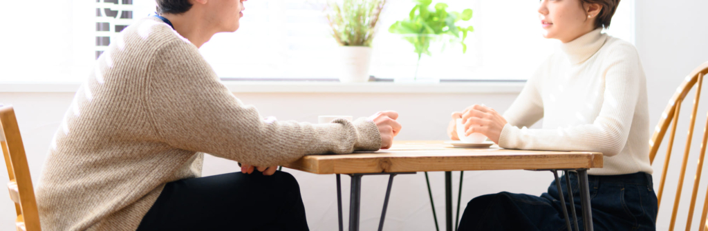 元カノと連絡をとる男